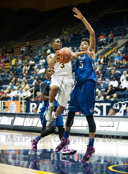 Thumbnail 3 in Bishop O'Dowd vs. Capital Christian (MaxPreps MLK Classic) photogallery.