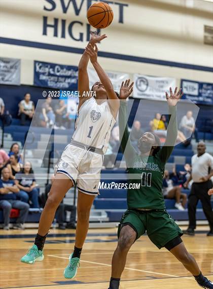 Thumbnail 1 in Southeast Raleigh @ Purnell Swett (NCHSAA 4A Round 1) photogallery.