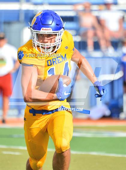 Thumbnail 2 in Orem vs Desert Pines (Polynesian Classic) photogallery.
