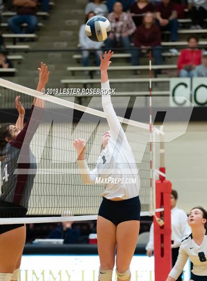 Thumbnail 3 in Industrial vs. Goliad ( UIL 3A Regional FInal Playoffs) photogallery.