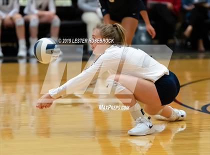 Thumbnail 3 in Industrial vs. Goliad ( UIL 3A Regional FInal Playoffs) photogallery.