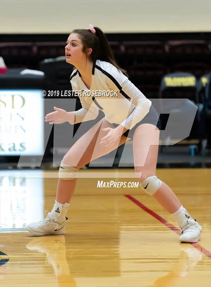 Thumbnail 3 in Industrial vs. Goliad ( UIL 3A Regional FInal Playoffs) photogallery.