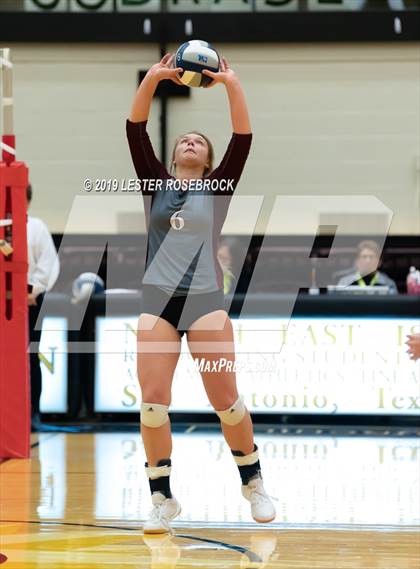 Thumbnail 3 in Industrial vs. Goliad ( UIL 3A Regional FInal Playoffs) photogallery.