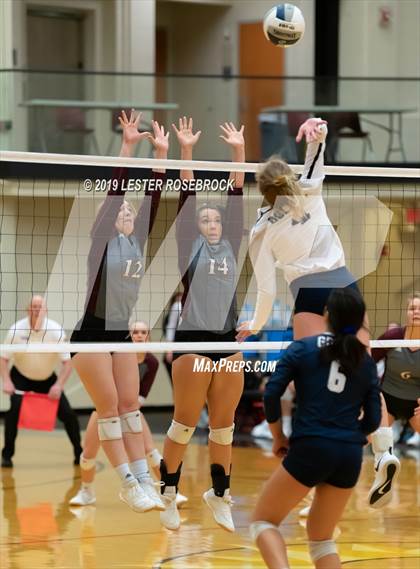 Thumbnail 2 in Industrial vs. Goliad ( UIL 3A Regional FInal Playoffs) photogallery.