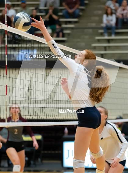 Thumbnail 3 in Industrial vs. Goliad ( UIL 3A Regional FInal Playoffs) photogallery.