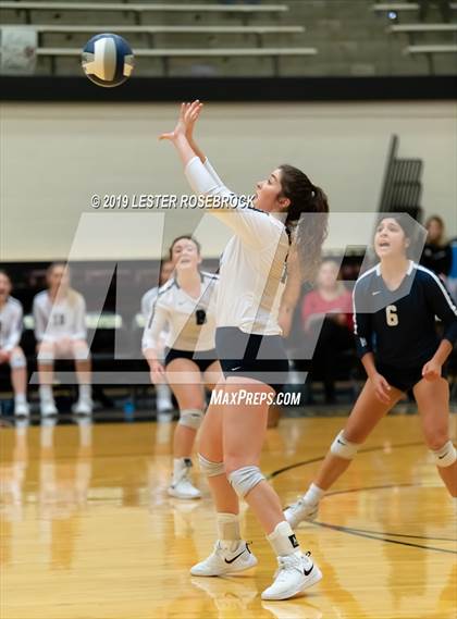 Thumbnail 2 in Industrial vs. Goliad ( UIL 3A Regional FInal Playoffs) photogallery.