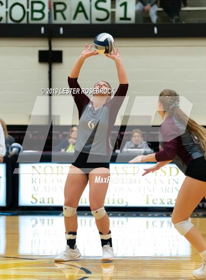 Thumbnail 3 in Industrial vs. Goliad ( UIL 3A Regional FInal Playoffs) photogallery.