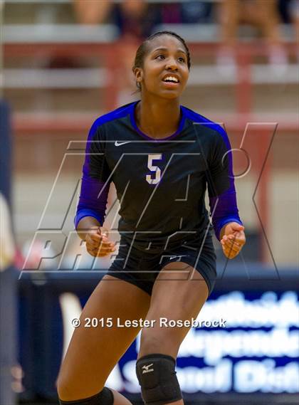 Thumbnail 2 in San Antonio Madison vs Warren photogallery.