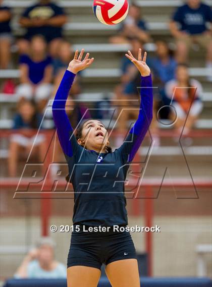 Thumbnail 2 in San Antonio Madison vs Warren photogallery.