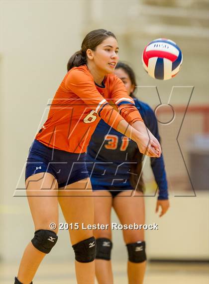 Thumbnail 1 in San Antonio Madison vs Warren photogallery.