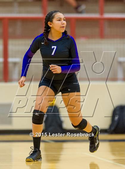 Thumbnail 3 in San Antonio Madison vs Warren photogallery.