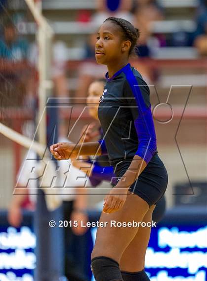 Thumbnail 3 in San Antonio Madison vs Warren photogallery.