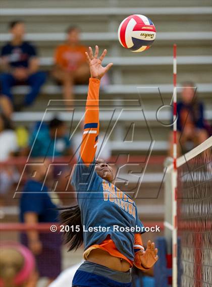 Thumbnail 3 in San Antonio Madison vs Warren photogallery.