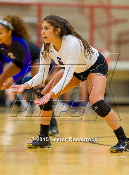 Thumbnail 3 in San Antonio Madison vs Warren photogallery.