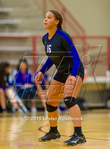 Thumbnail 3 in San Antonio Madison vs Warren photogallery.