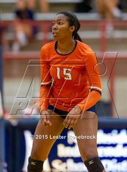Thumbnail 2 in San Antonio Madison vs Warren photogallery.