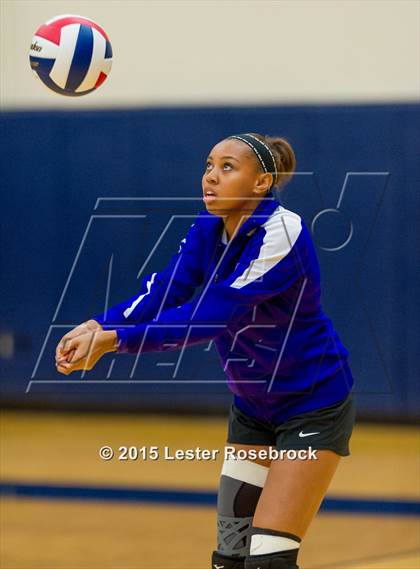 Thumbnail 1 in San Antonio Madison vs Warren photogallery.