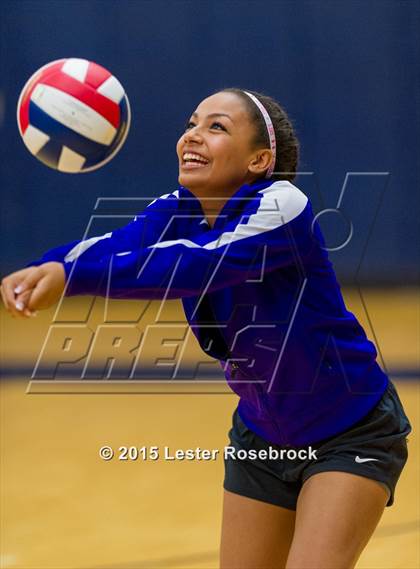 Thumbnail 1 in San Antonio Madison vs Warren photogallery.