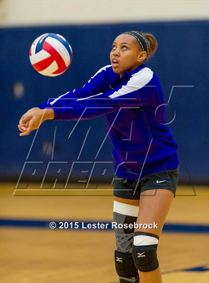 Thumbnail 1 in San Antonio Madison vs Warren photogallery.