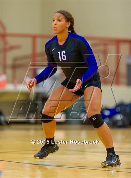 Thumbnail 1 in San Antonio Madison vs Warren photogallery.