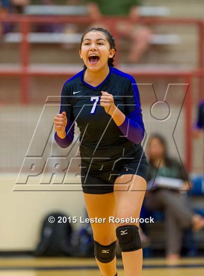 Thumbnail 3 in San Antonio Madison vs Warren photogallery.