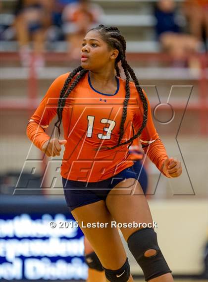 Thumbnail 2 in San Antonio Madison vs Warren photogallery.