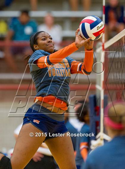 Thumbnail 2 in San Antonio Madison vs Warren photogallery.
