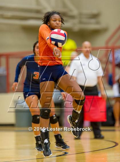 Thumbnail 1 in San Antonio Madison vs Warren photogallery.