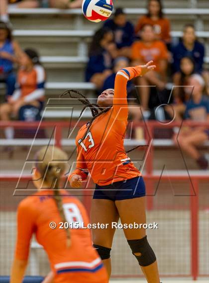 Thumbnail 3 in San Antonio Madison vs Warren photogallery.