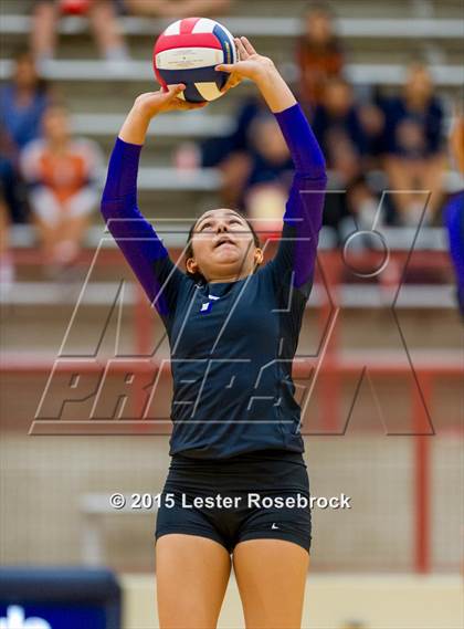 Thumbnail 2 in San Antonio Madison vs Warren photogallery.
