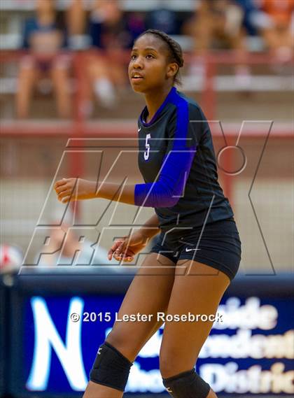 Thumbnail 3 in San Antonio Madison vs Warren photogallery.
