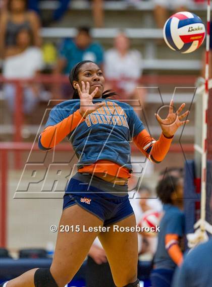 Thumbnail 1 in San Antonio Madison vs Warren photogallery.