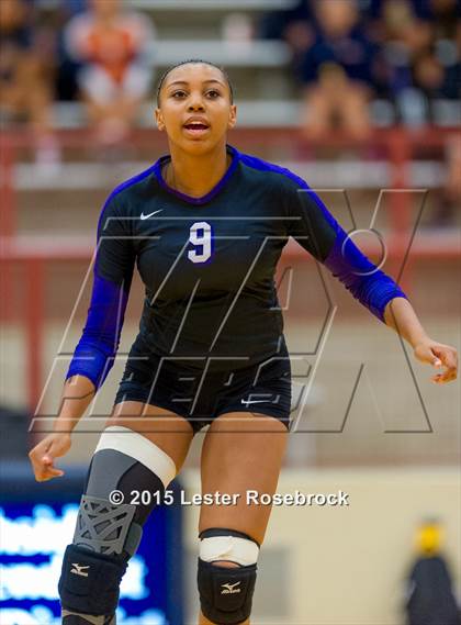 Thumbnail 3 in San Antonio Madison vs Warren photogallery.