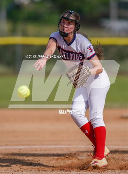 Thumbnail 2 in Pine Forest vs Terry Sanford  photogallery.
