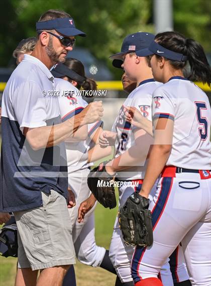 Thumbnail 2 in Pine Forest vs Terry Sanford  photogallery.
