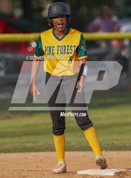 Thumbnail 2 in Pine Forest vs Terry Sanford  photogallery.