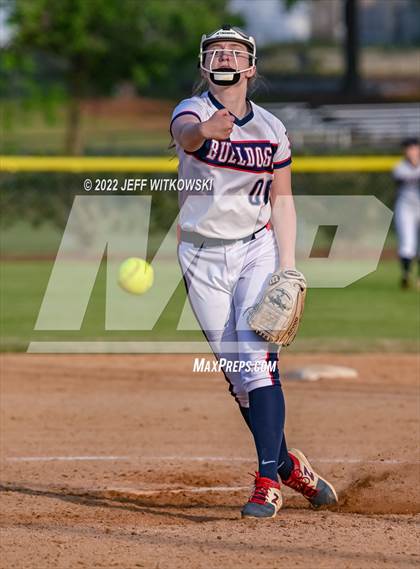 Thumbnail 2 in Pine Forest vs Terry Sanford  photogallery.