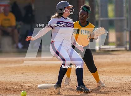 Thumbnail 2 in Pine Forest vs Terry Sanford  photogallery.