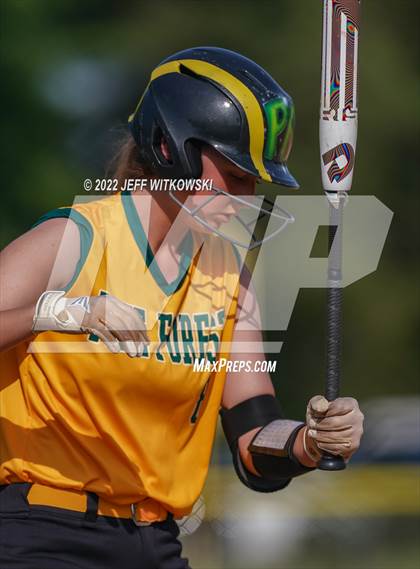 Thumbnail 3 in Pine Forest vs Terry Sanford  photogallery.