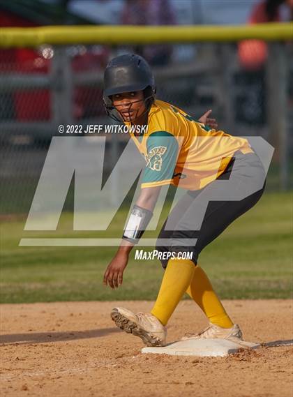 Thumbnail 2 in Pine Forest vs Terry Sanford  photogallery.