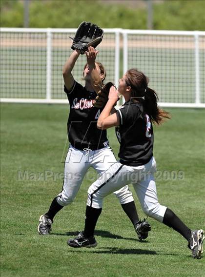 Thumbnail 1 in Palos Verdes Peninsula vs. San Clemente (Woodbridge Classic) photogallery.