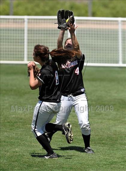Thumbnail 2 in Palos Verdes Peninsula vs. San Clemente (Woodbridge Classic) photogallery.