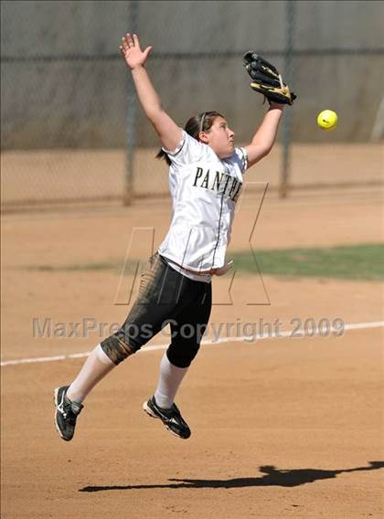 Thumbnail 3 in Palos Verdes Peninsula vs. San Clemente (Woodbridge Classic) photogallery.