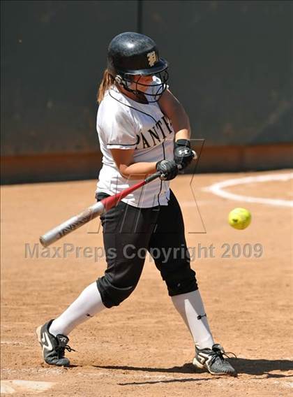 Thumbnail 2 in Palos Verdes Peninsula vs. San Clemente (Woodbridge Classic) photogallery.