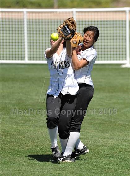 Thumbnail 2 in Palos Verdes Peninsula vs. San Clemente (Woodbridge Classic) photogallery.