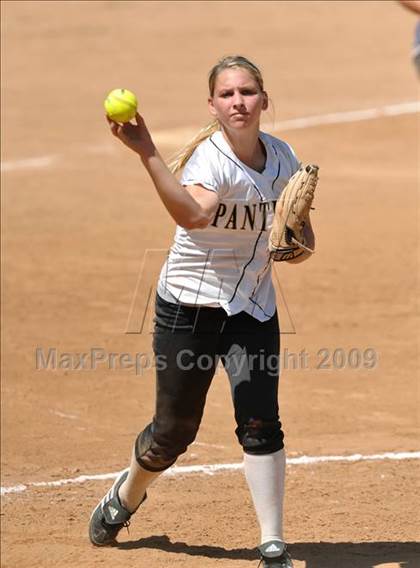 Thumbnail 2 in Palos Verdes Peninsula vs. San Clemente (Woodbridge Classic) photogallery.