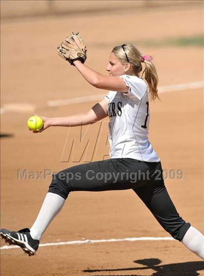 Thumbnail 3 in Palos Verdes Peninsula vs. San Clemente (Woodbridge Classic) photogallery.