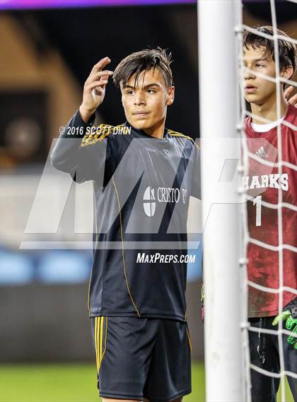 Thumbnail 2 in St. Francis vs Cristo Rey (Avaya High School Series) photogallery.