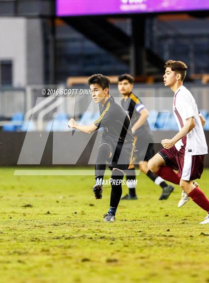 Thumbnail 3 in St. Francis vs Cristo Rey (Avaya High School Series) photogallery.