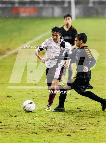 Thumbnail 2 in St. Francis vs Cristo Rey (Avaya High School Series) photogallery.